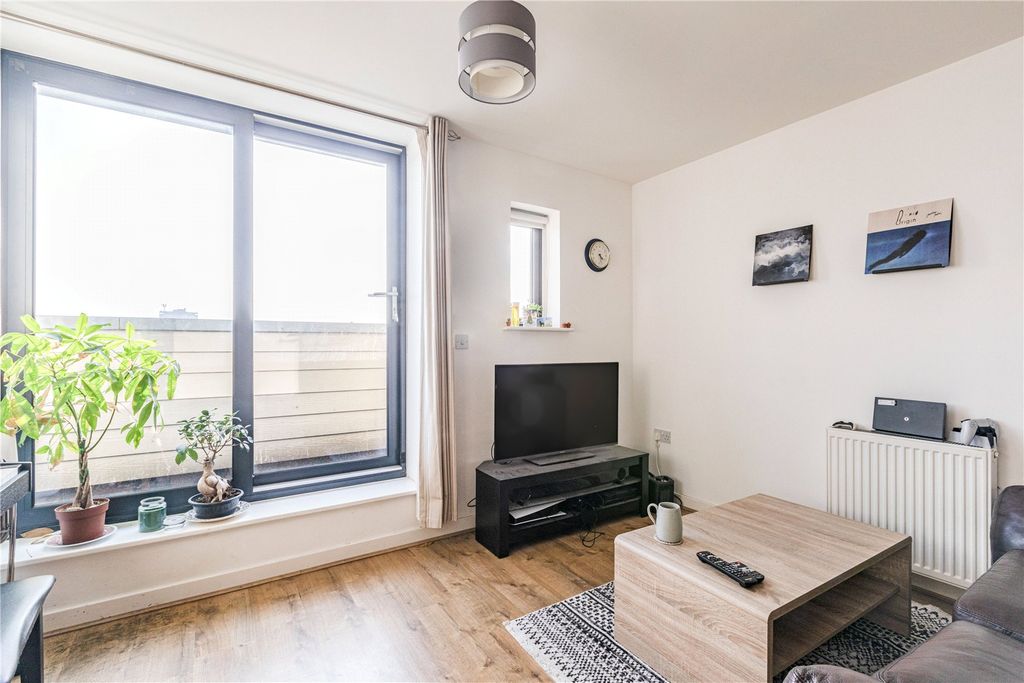 Property photo 3 of 11 Picture No. 06