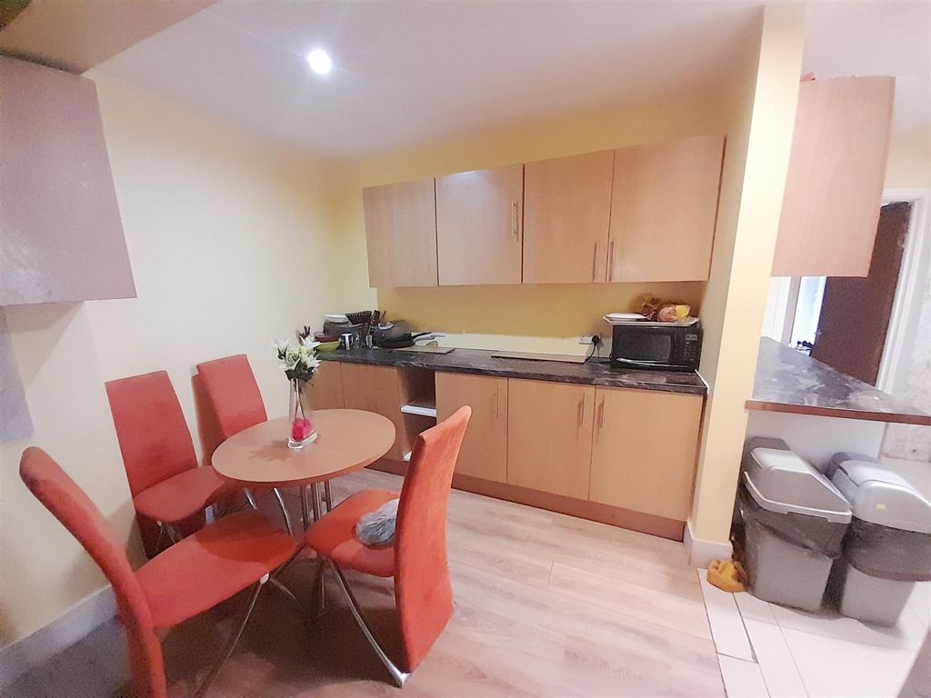 Property photo 3 of 21 5