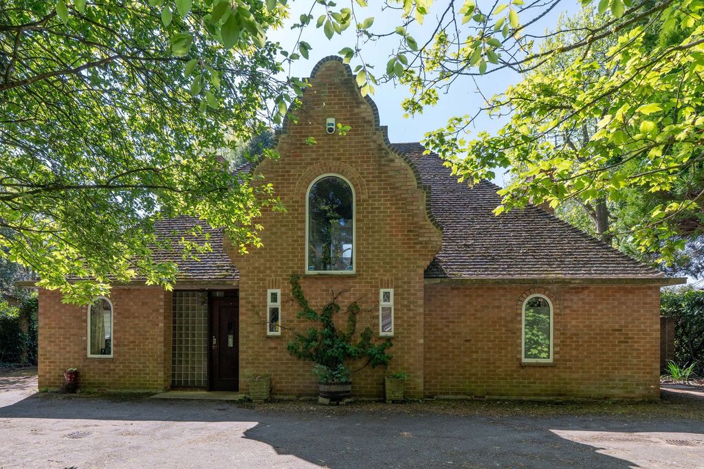 Property photo 1 of 16 Front