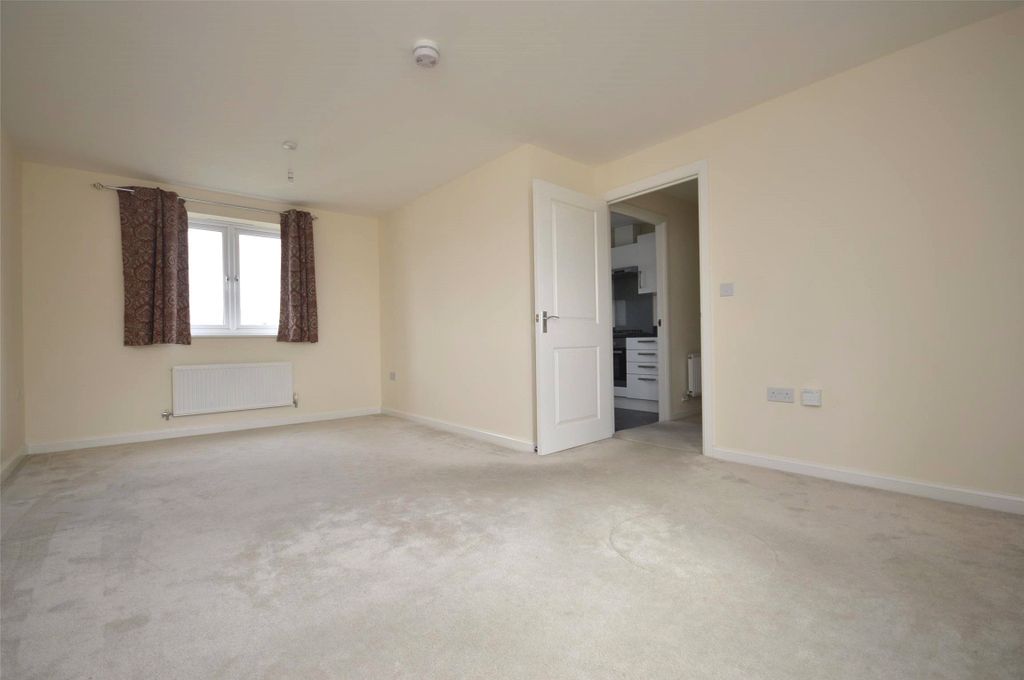 Property photo 2 of 8 Picture No. 19