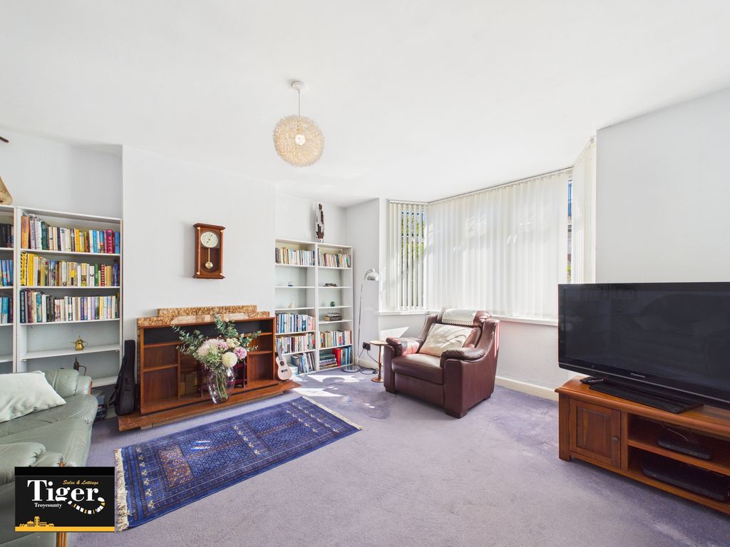 Property photo 3 of 18