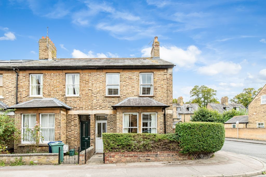 Property photo 3 of 11 External