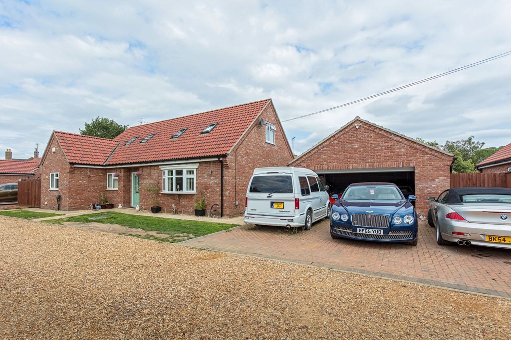 Property photo 1 of 27