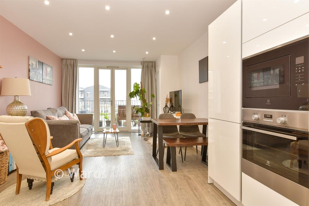 Property photo 1 of 8 Kitchen/Lounge/ Dining Area