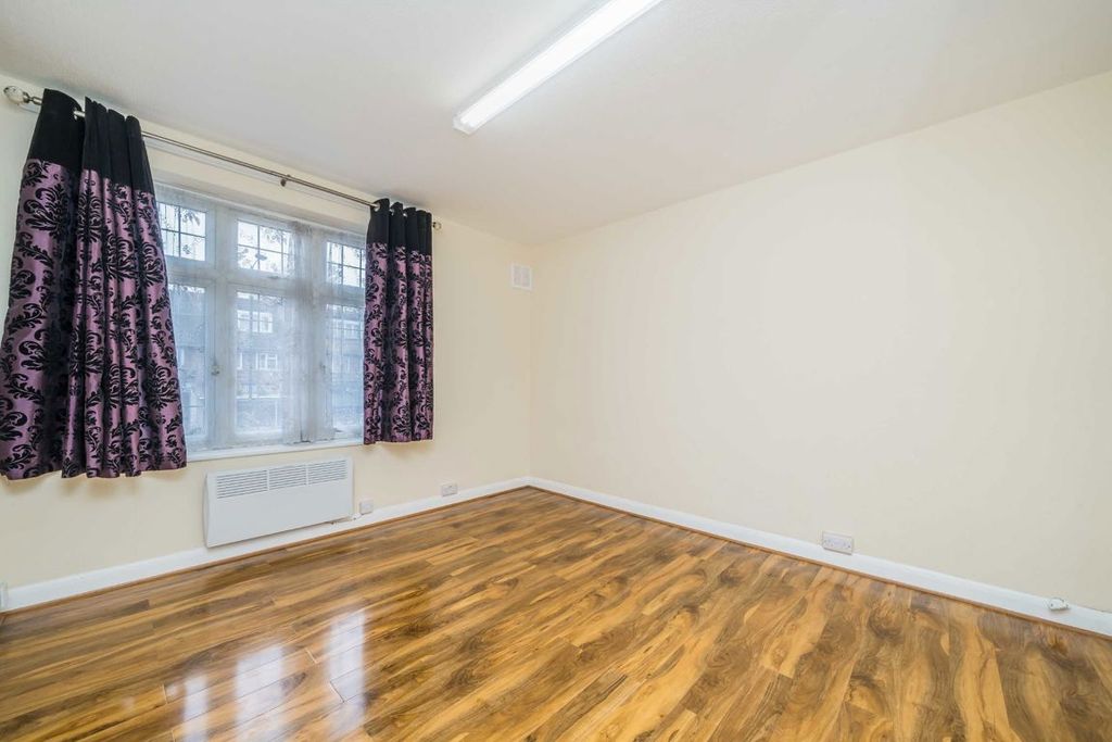 Property photo 2 of 4