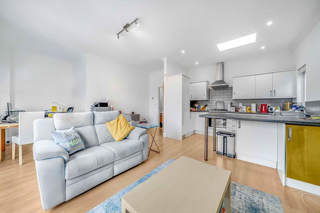 Property photo 2 of 9 Picture No. 21