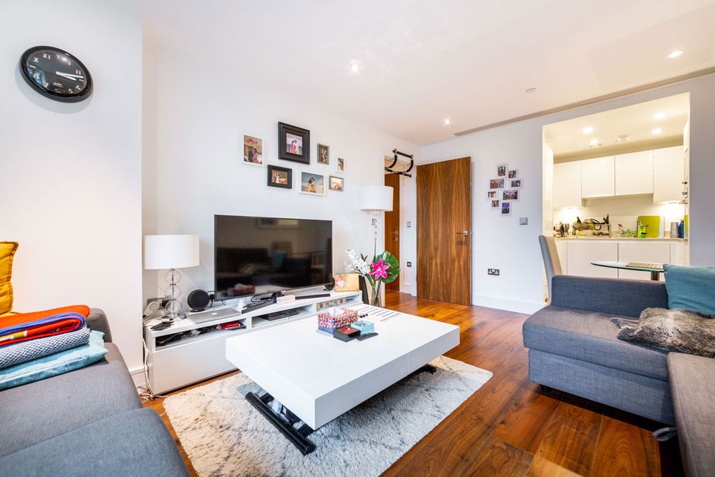 Property photo 3 of 11