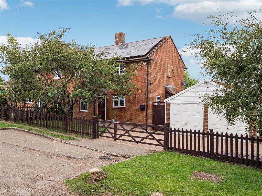 Property photo 1 of 20 New Road, Drayton Parslow