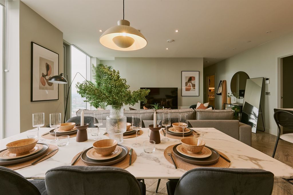 Property photo 2 of 31 (Main)