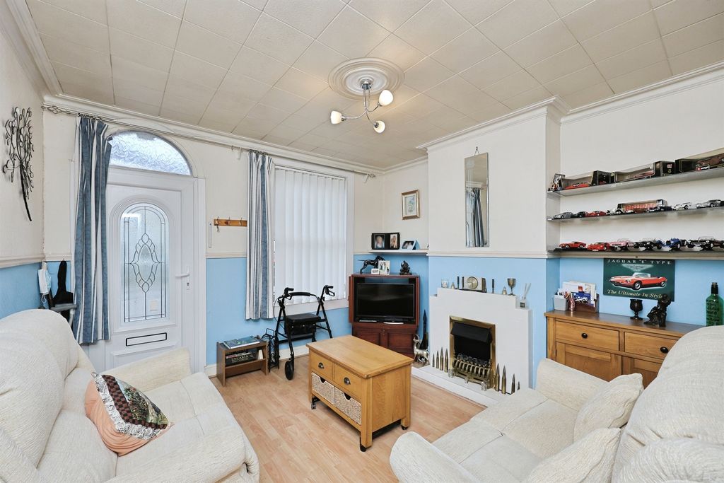 Property photo 2 of 16