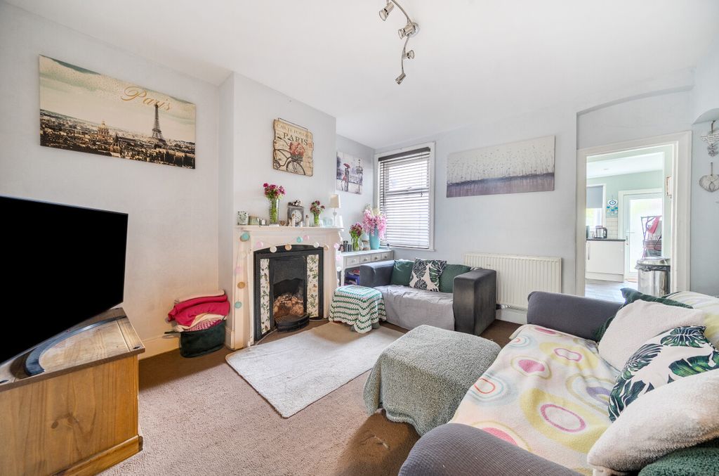 Property photo 2 of 14 1473507-18-6A2987...