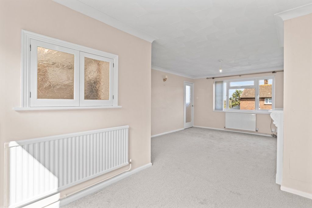 Property photo 2 of 25