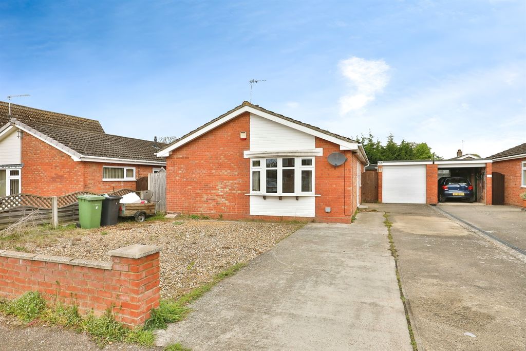 Property photo 1 of 17
