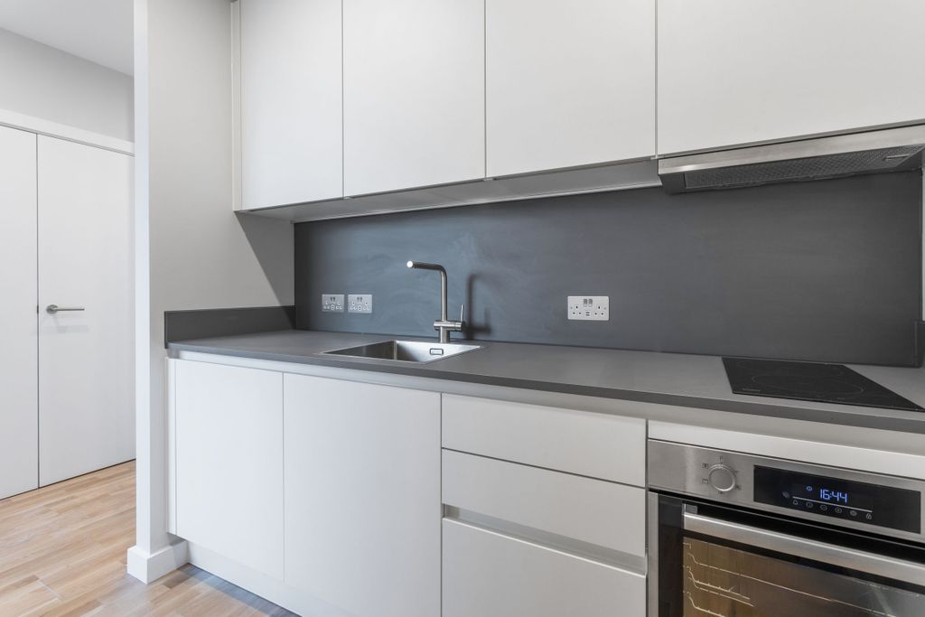 Property photo 1 of 11 Kitchen (Example)