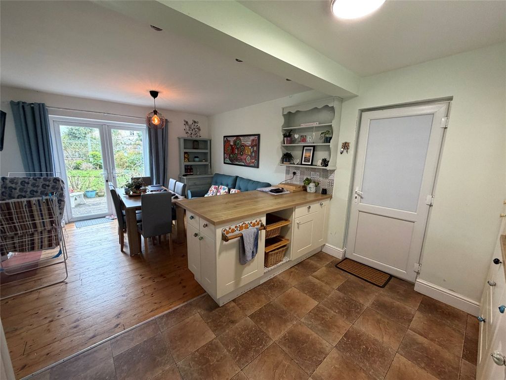 Property photo 3 of 14 Picture No. 10