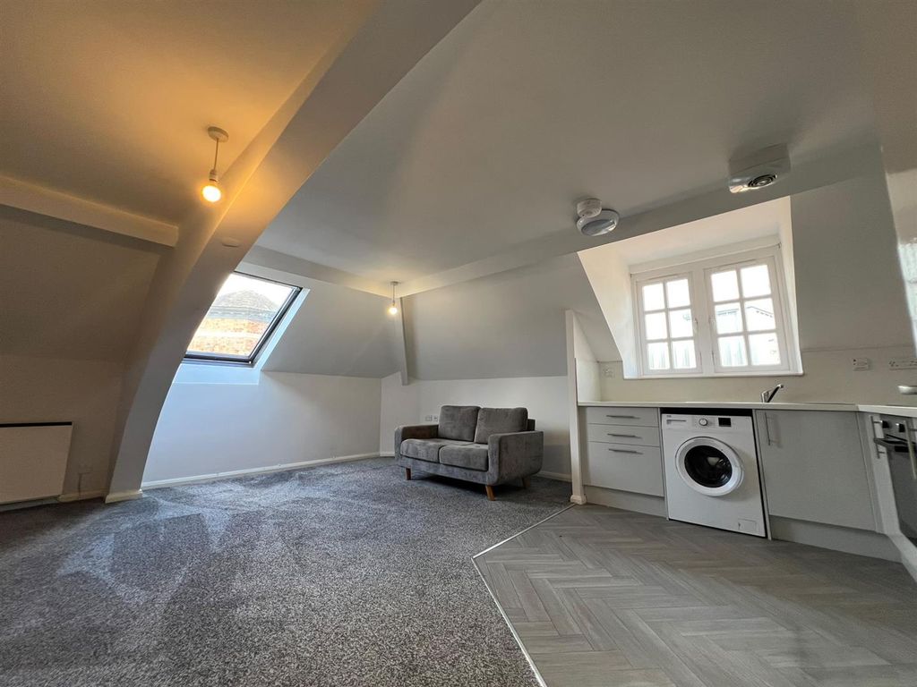 Property photo 3 of 6 Living Room:Kitchen.,.Jpg