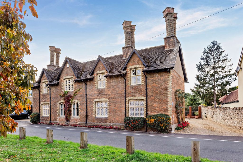 Property photo 1 of 18