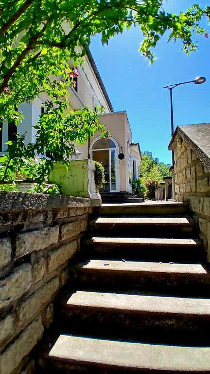 Property photo 3 of 25