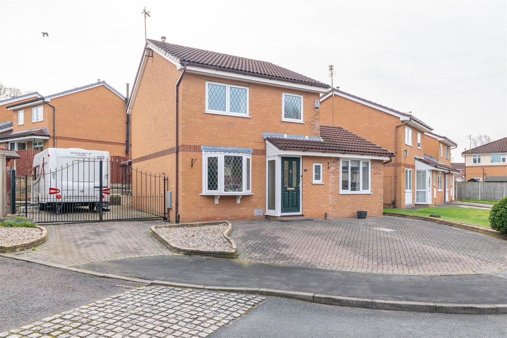 Property photo 1 of 25 Front External