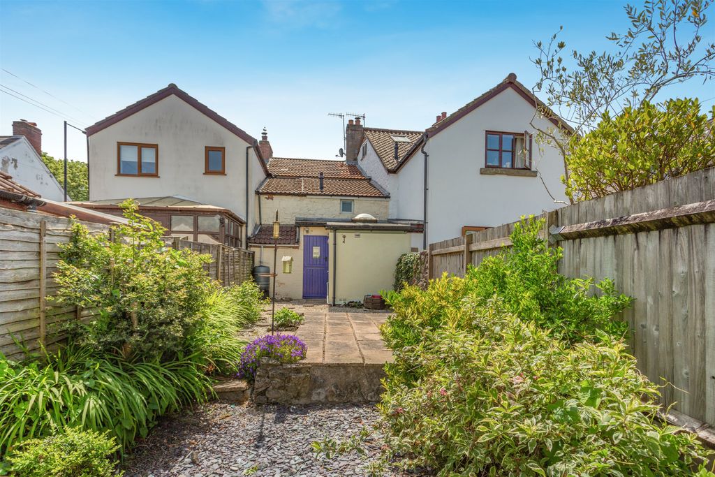 Property photo 2 of 18