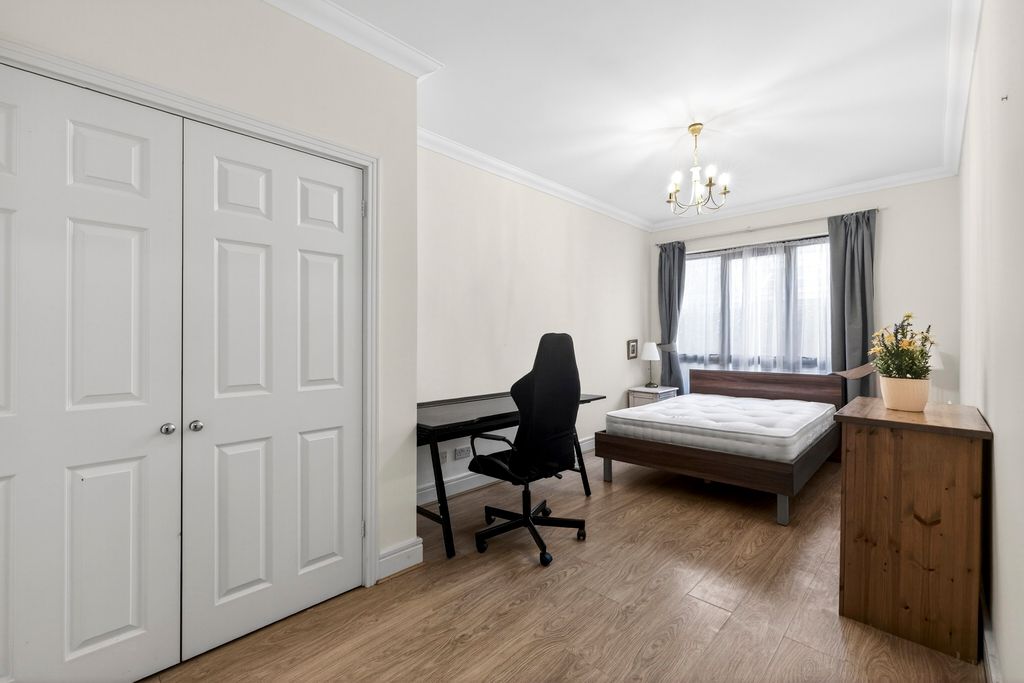 Property photo 3 of 13 Bedroom