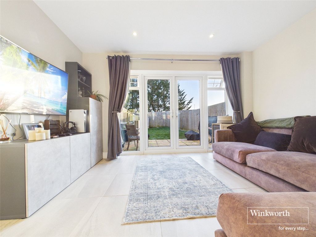 Property photo 3 of 23 Picture No. 29