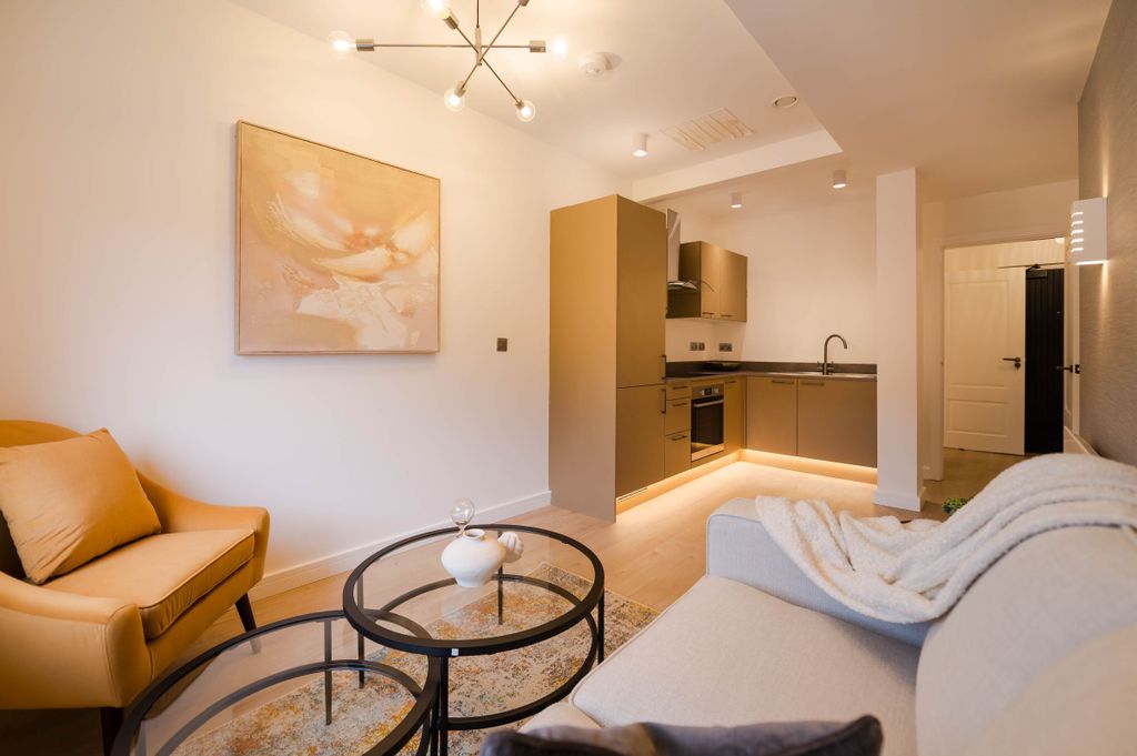 Property photo 1 of 32