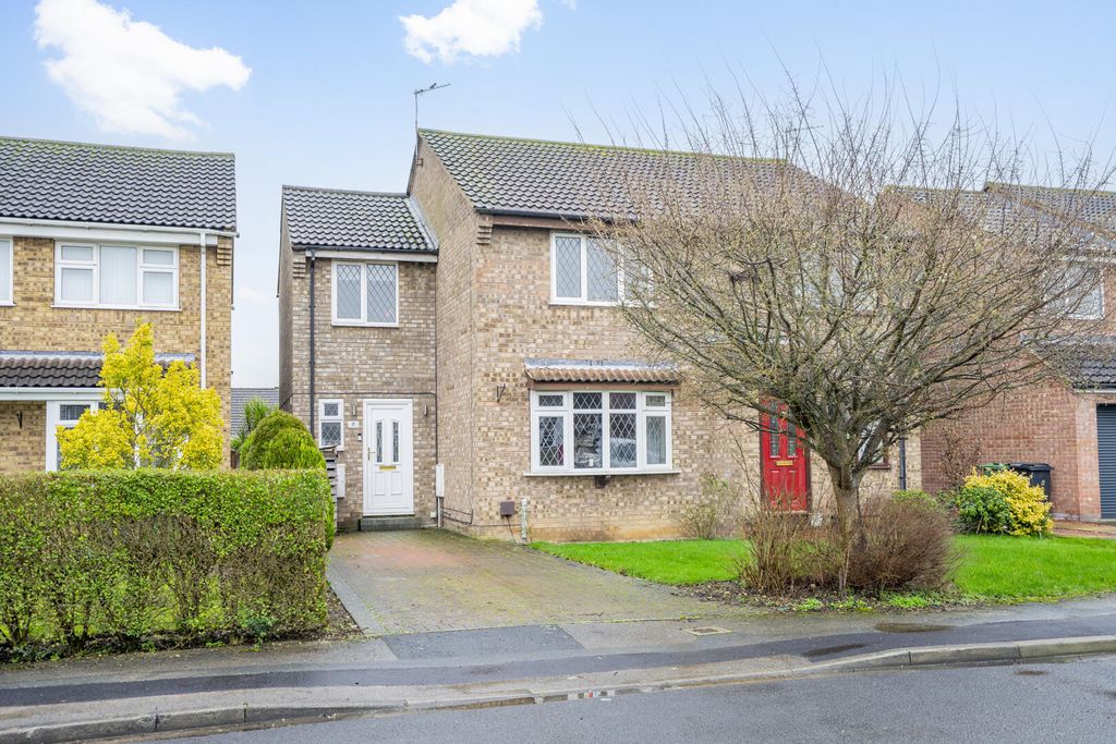 Property photo 1 of 18 Front (Exterior)