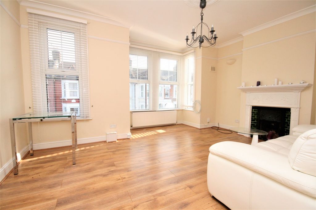 Property photo 1 of 8
