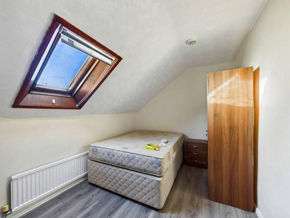 Property photo 3 of 11 Bedroom