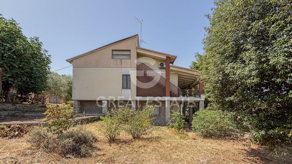 Property photo 2 of 28