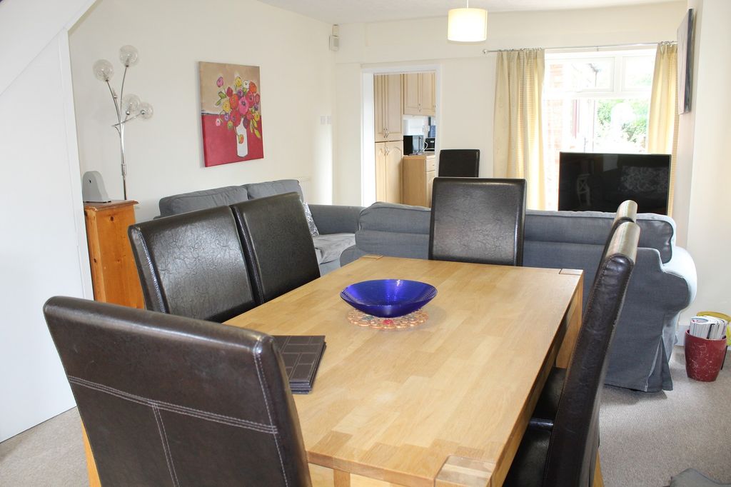 Property photo 3 of 12 Lounge - Dining Room Picture 2