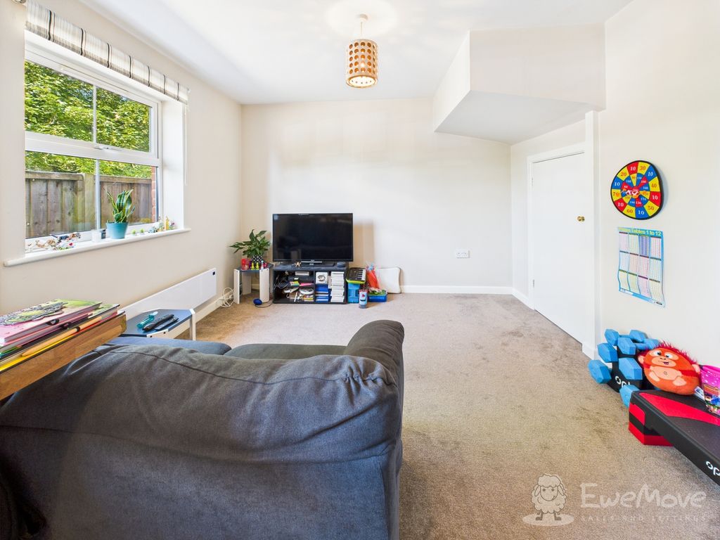 Property photo 3 of 10 Living Area