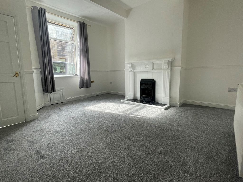 Property photo 2 of 10 Living Room