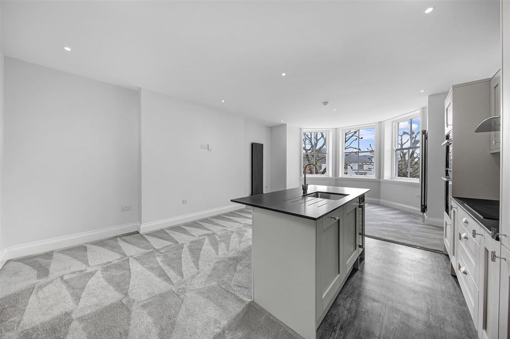 Property photo 3 of 32 Kitchen Lounge Area