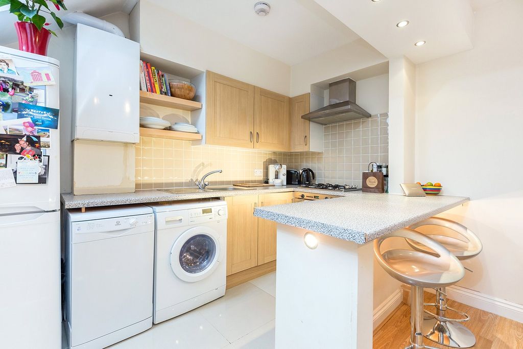 Property photo 2 of 5