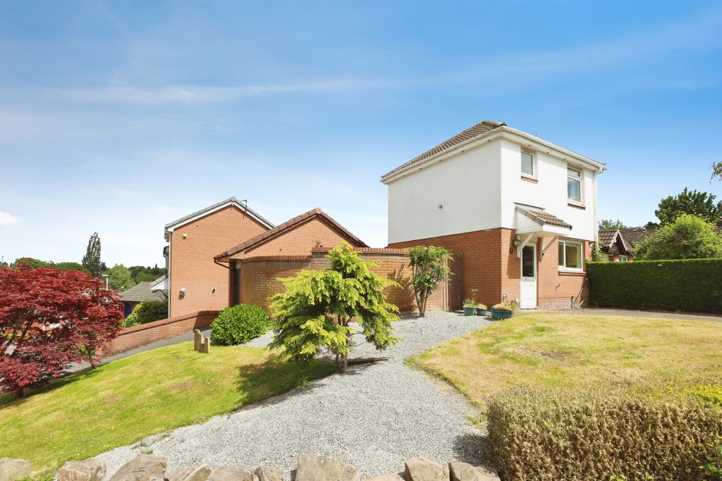 Property photo 2 of 18