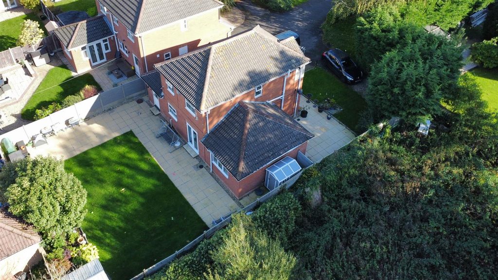 Property photo 3 of 26 Percival Way Plot