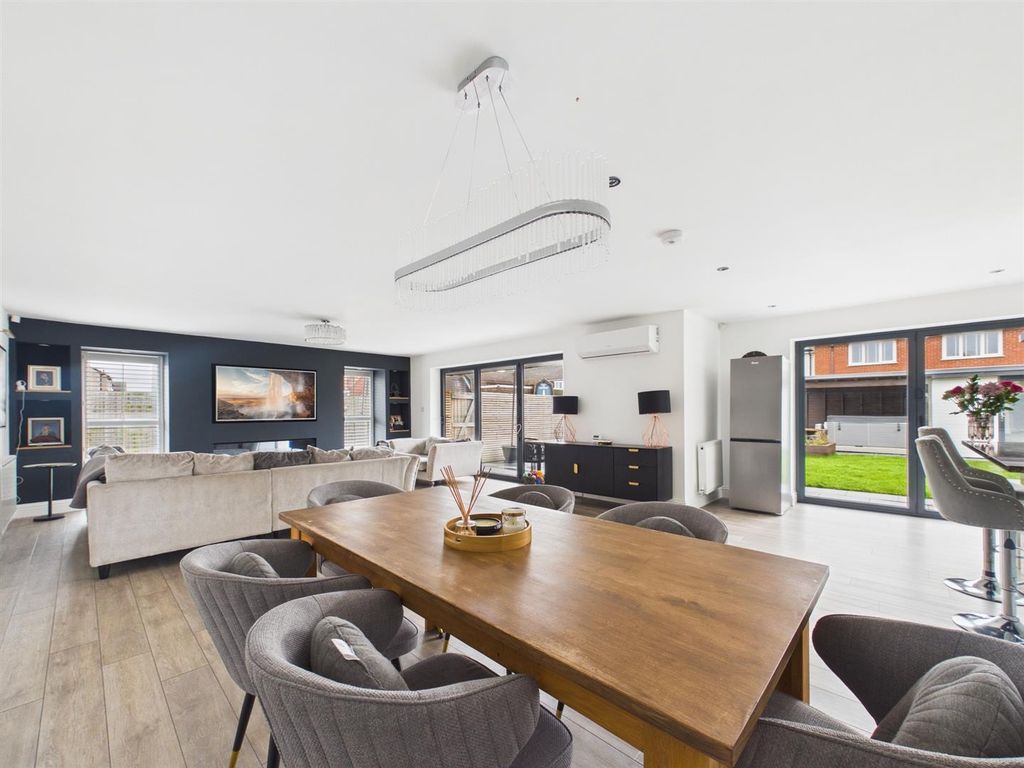 Property photo 3 of 50 Cam03604G0-Pr0260-Still023.Jpg