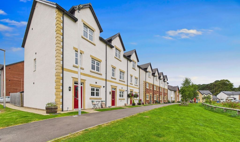 Property photo 1 of 20 Front