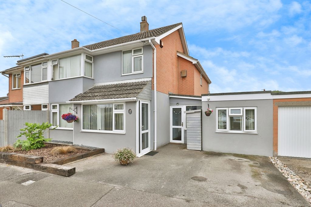 Property photo 1 of 17 Photo
