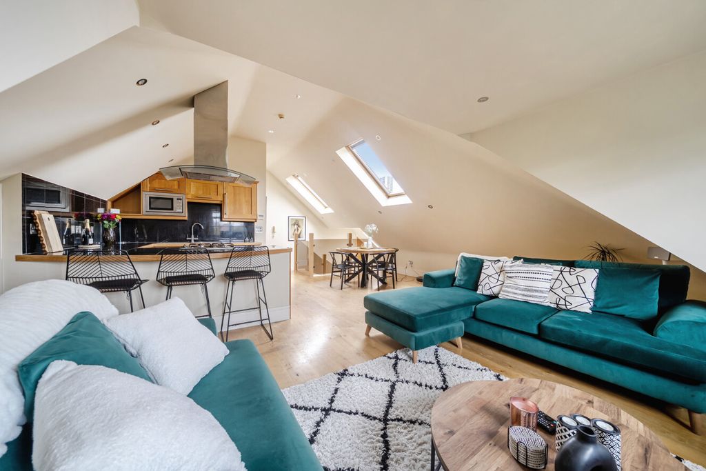 Property photo 1 of 13 1513782-5-6A9Abcd...