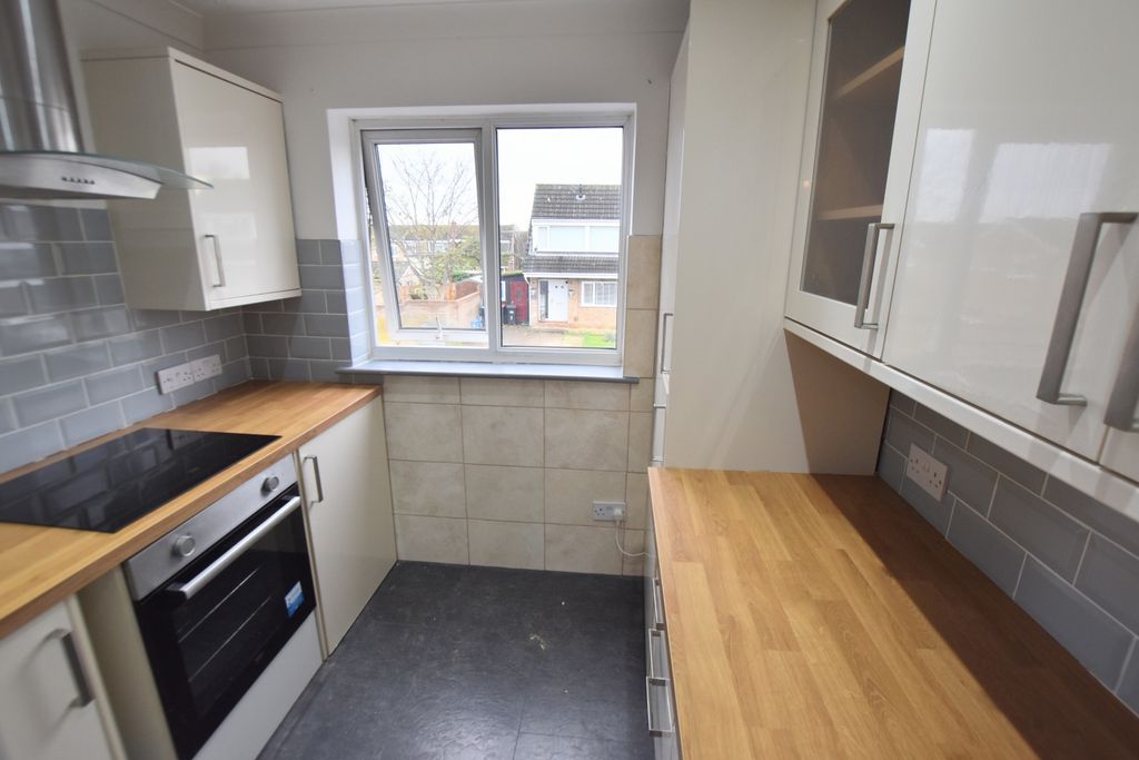 Property photo 3 of 7 44B Tennyson Drive Kitchen 3