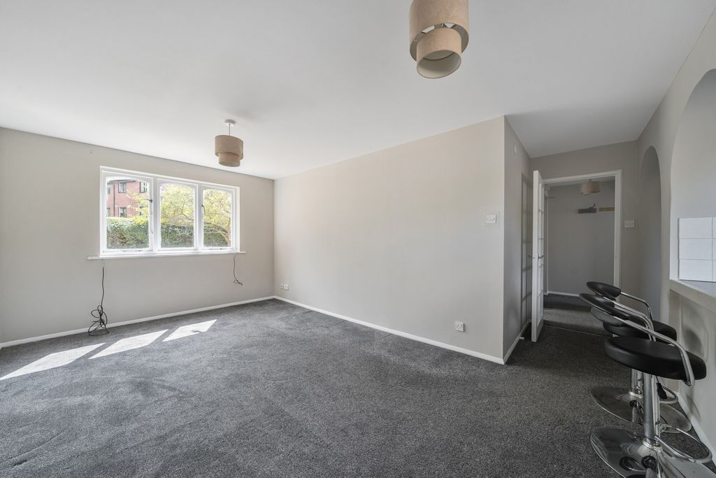 Property photo 3 of 12 1498686-3-19Fa8F4...