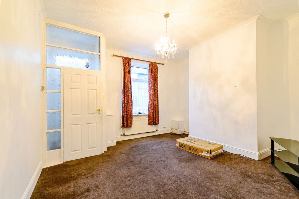 Property photo 2 of 17 Photo