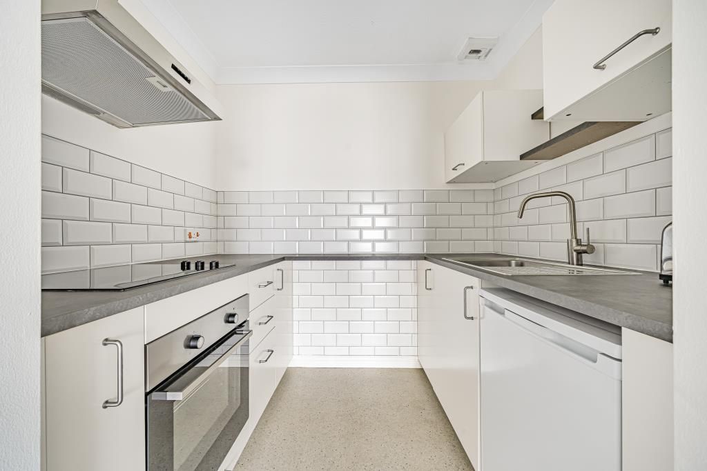 Property photo 2 of 11 Kitchen