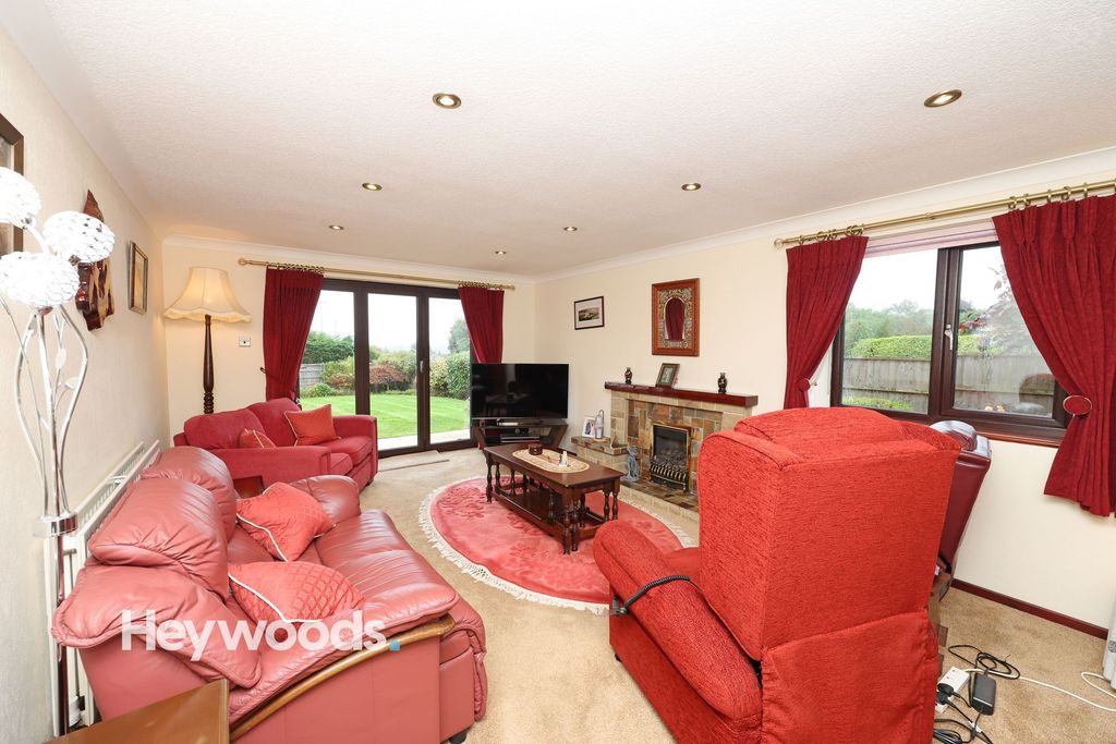 Property photo 3 of 37