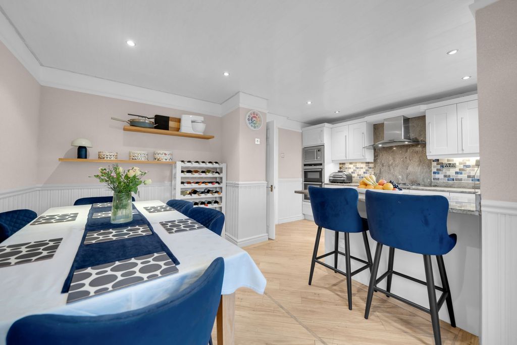 Property photo 3 of 29