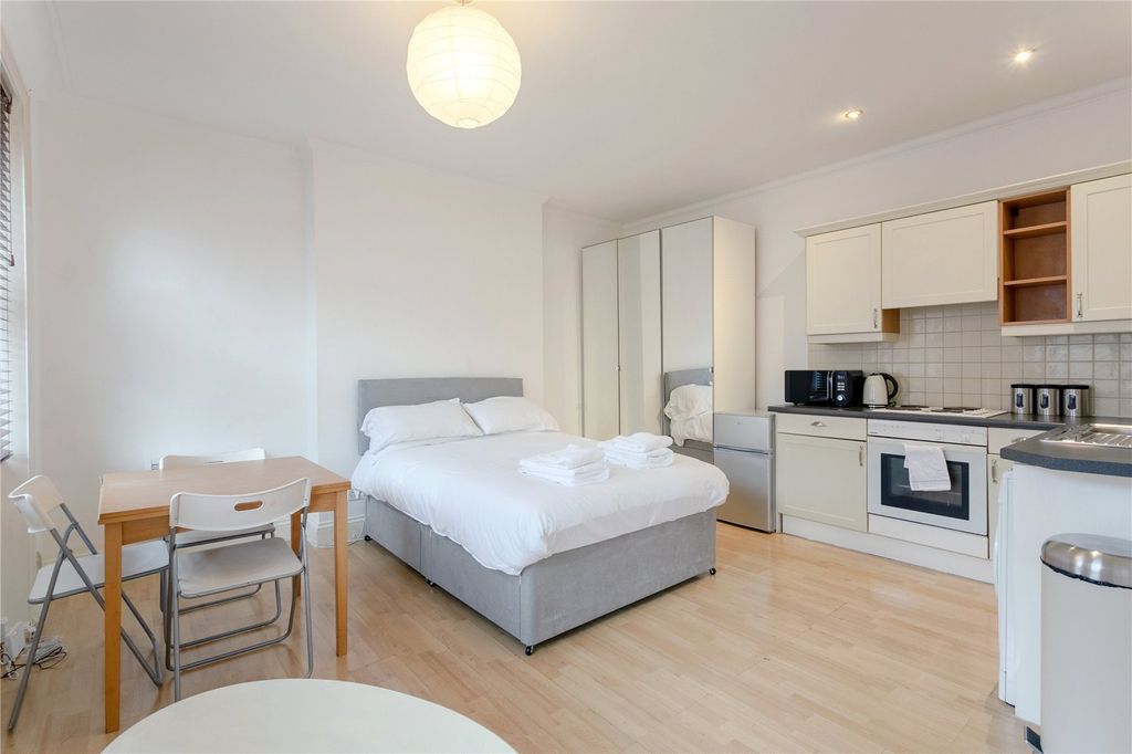 Property photo 3 of 10 Picture No. 04