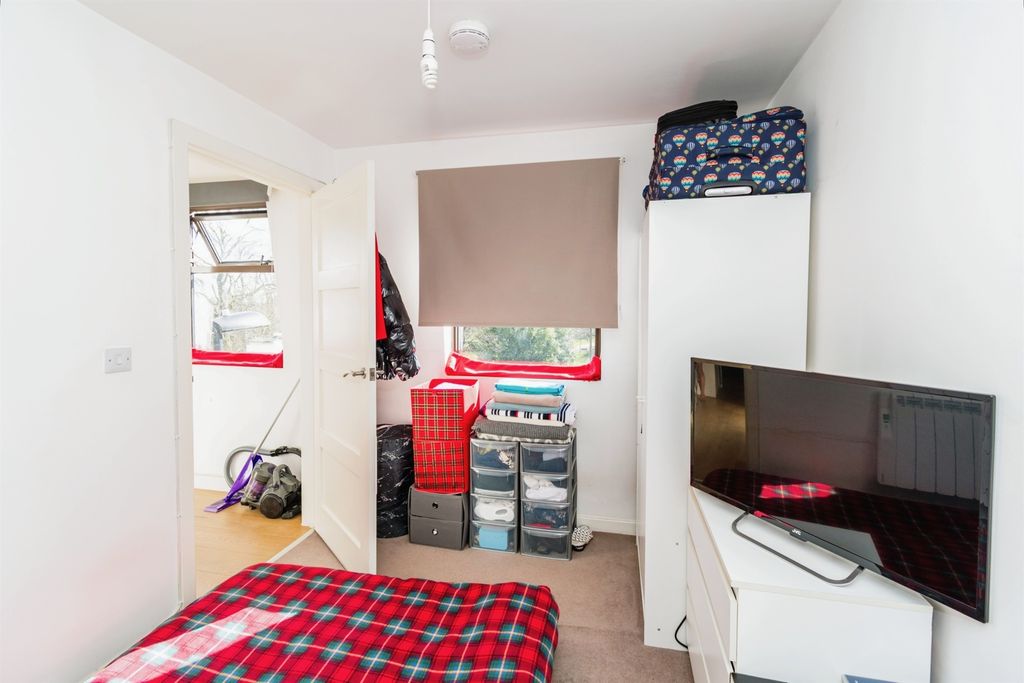 Property photo 2 of 13